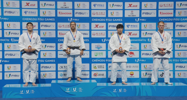 Gőz Roland arany-, Gyertyás Róza bronzérmes az egyetemi világjátékokon