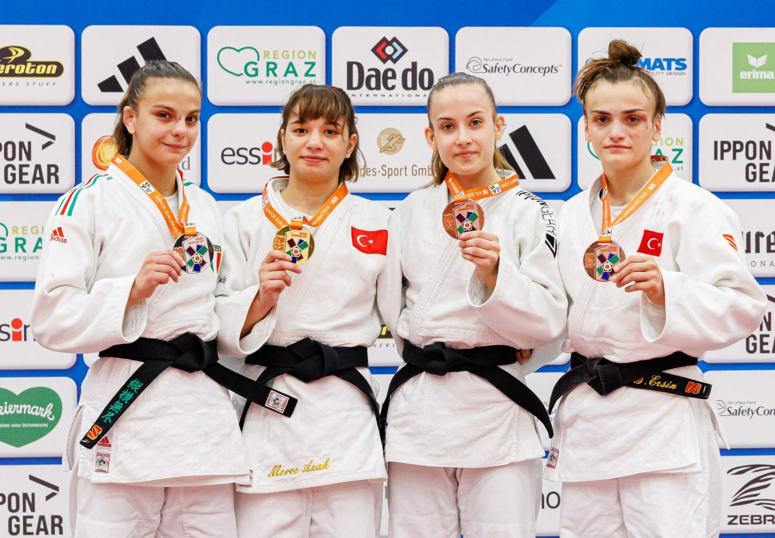 Magyar érmek a grazi junior Európa-kupán