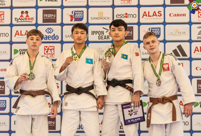 Kunyik Botond ifjúsági Ek-ezüstérmes