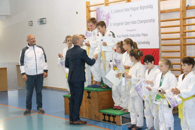 Áprilisban: Nage-no kid és Katame-no kid kata ob