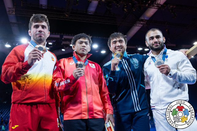 Párizs 2024: Kazah és japán arany a rajton