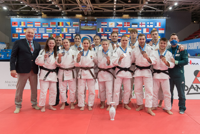 A 2021-es esztendő legjobbjai